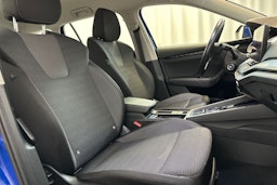 sininen Skoda Octavia 2022 kuva 24.