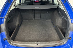 sininen Skoda Octavia 2022 kuva 26.