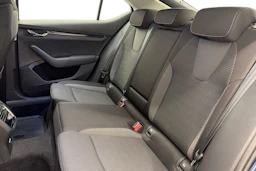 sininen Skoda Octavia 2022 kuva 11.