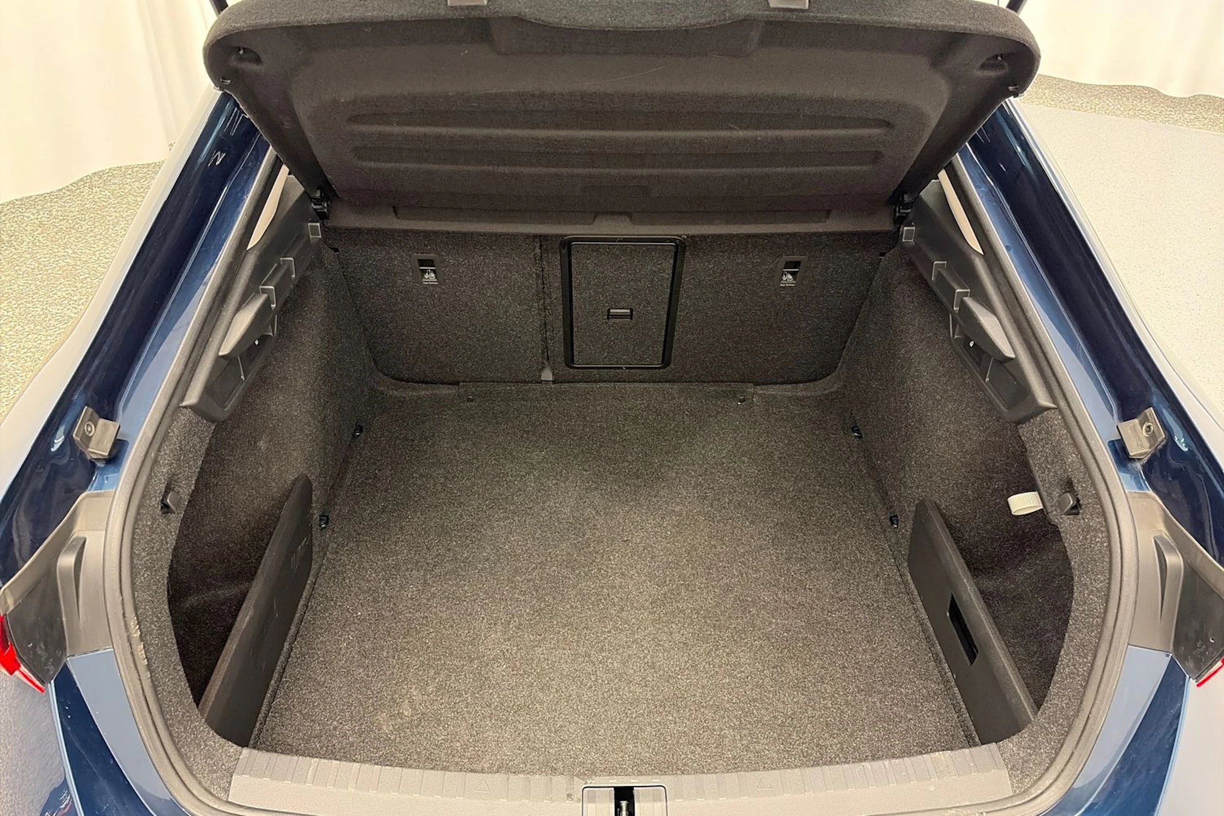 sininen Skoda Octavia 2022 kuva 15.