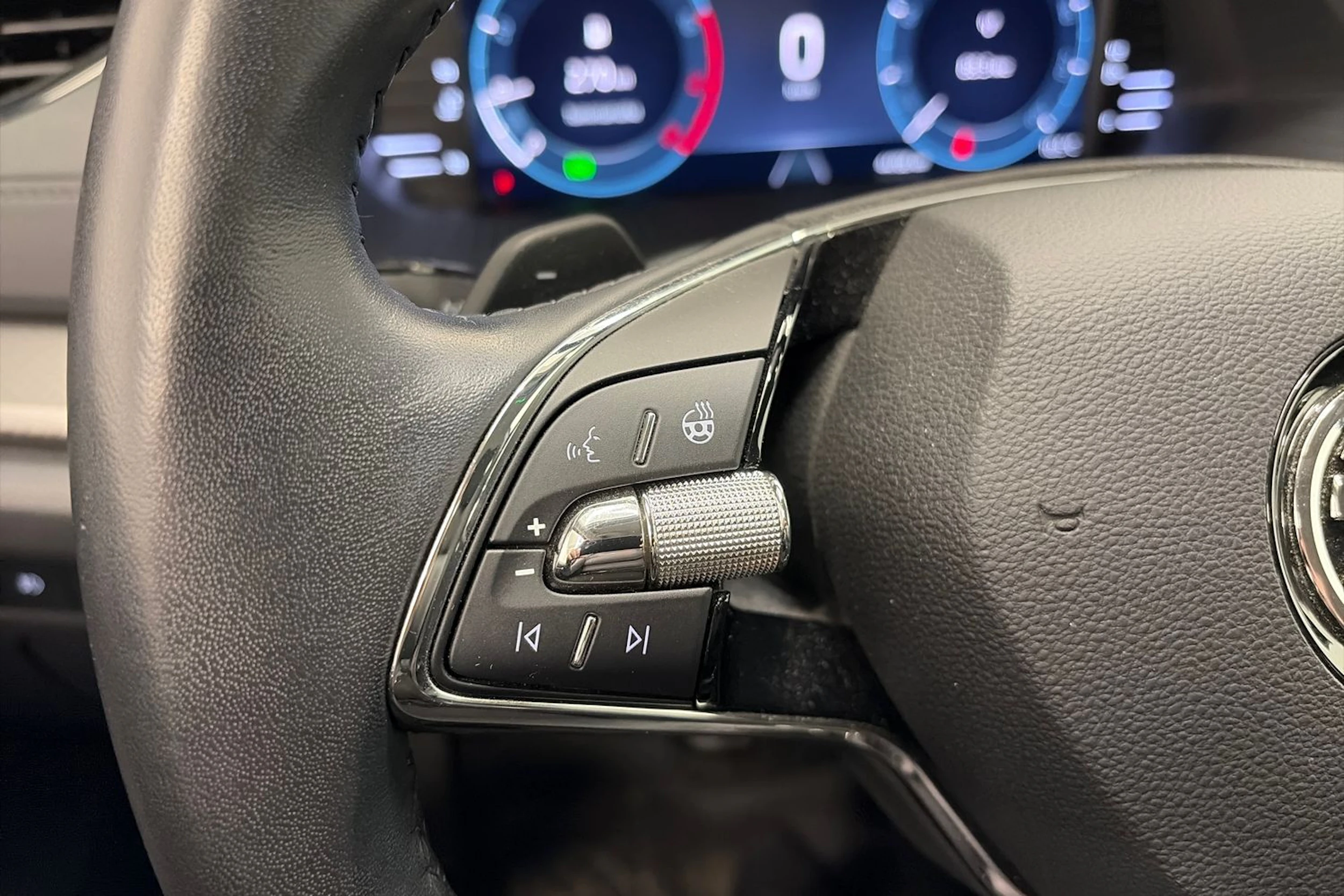 sininen Skoda Octavia 2022 kuva 18.