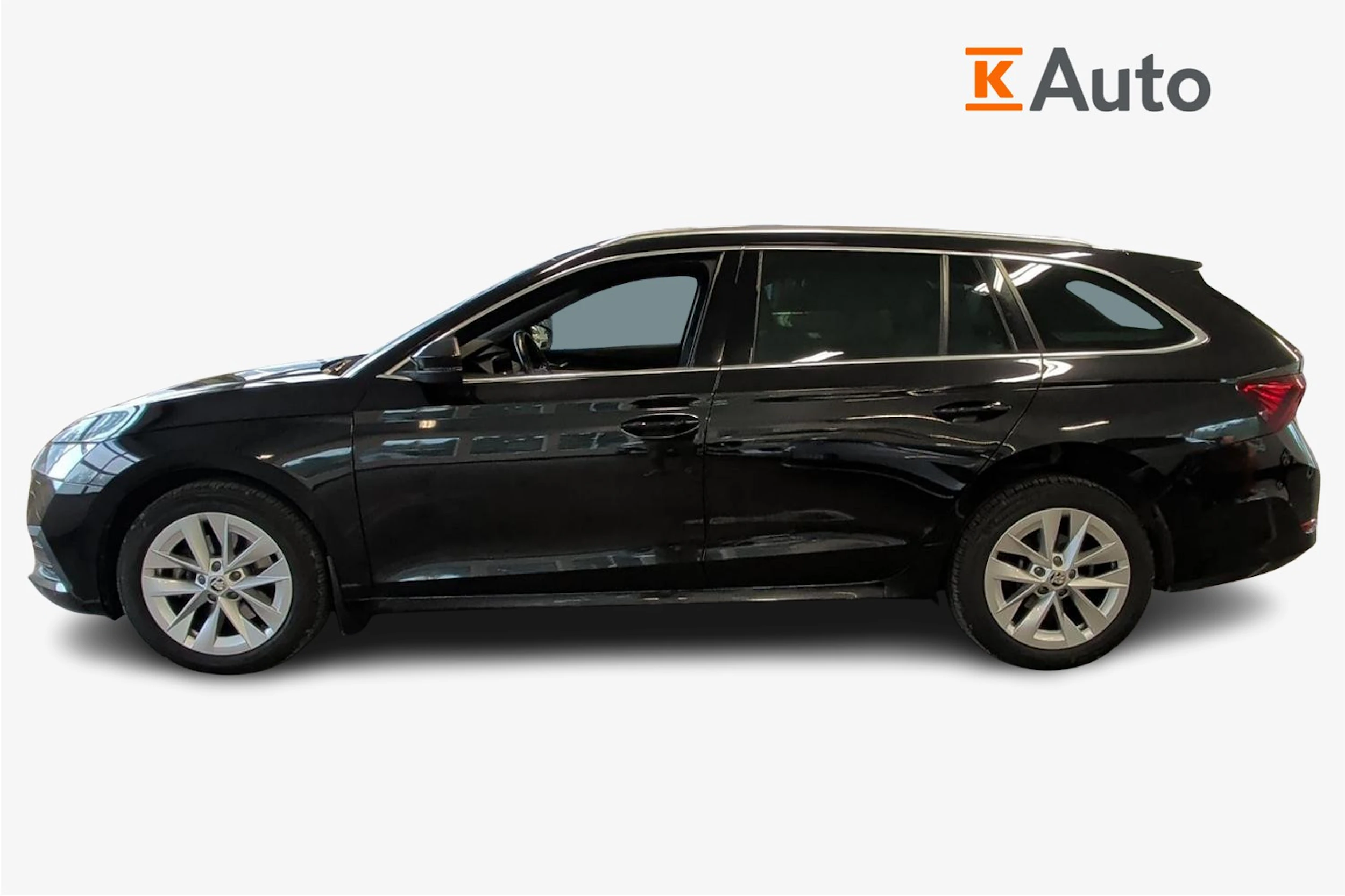 musta Skoda Octavia 2022 kuva 5.