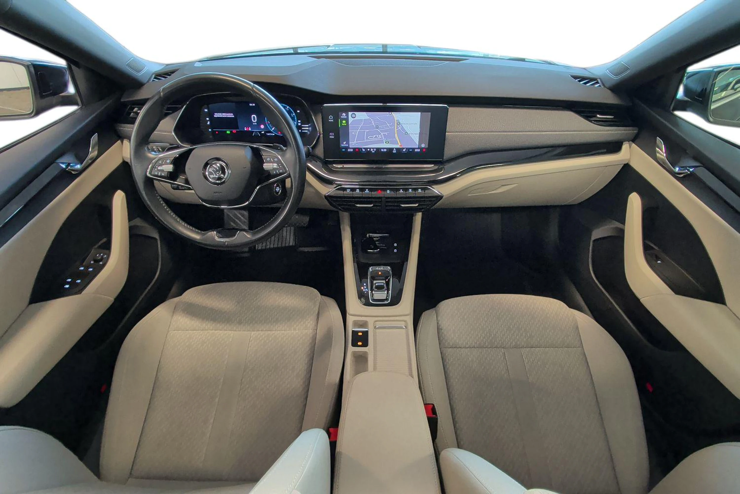 musta Skoda Octavia 2022 kuva 7.