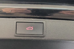 musta Skoda Octavia 2022 kuva 14.