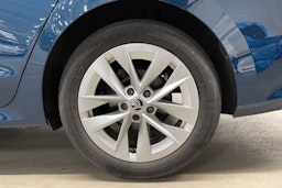 sininen Skoda Octavia 2022 kuva 11.