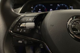sininen Skoda Octavia 2022 kuva 28.