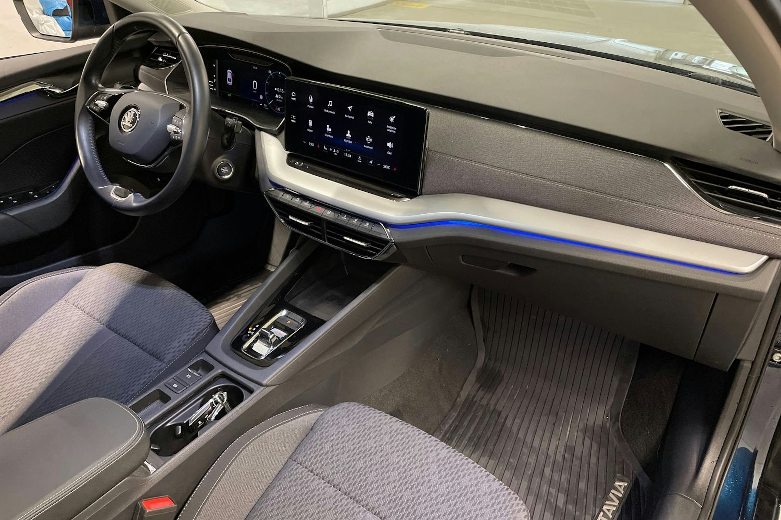 sininen Skoda Octavia 2022 kuva 34.