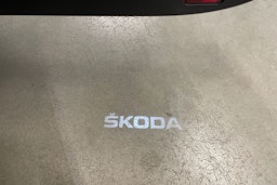 sininen Skoda Octavia 2022 kuva 35.