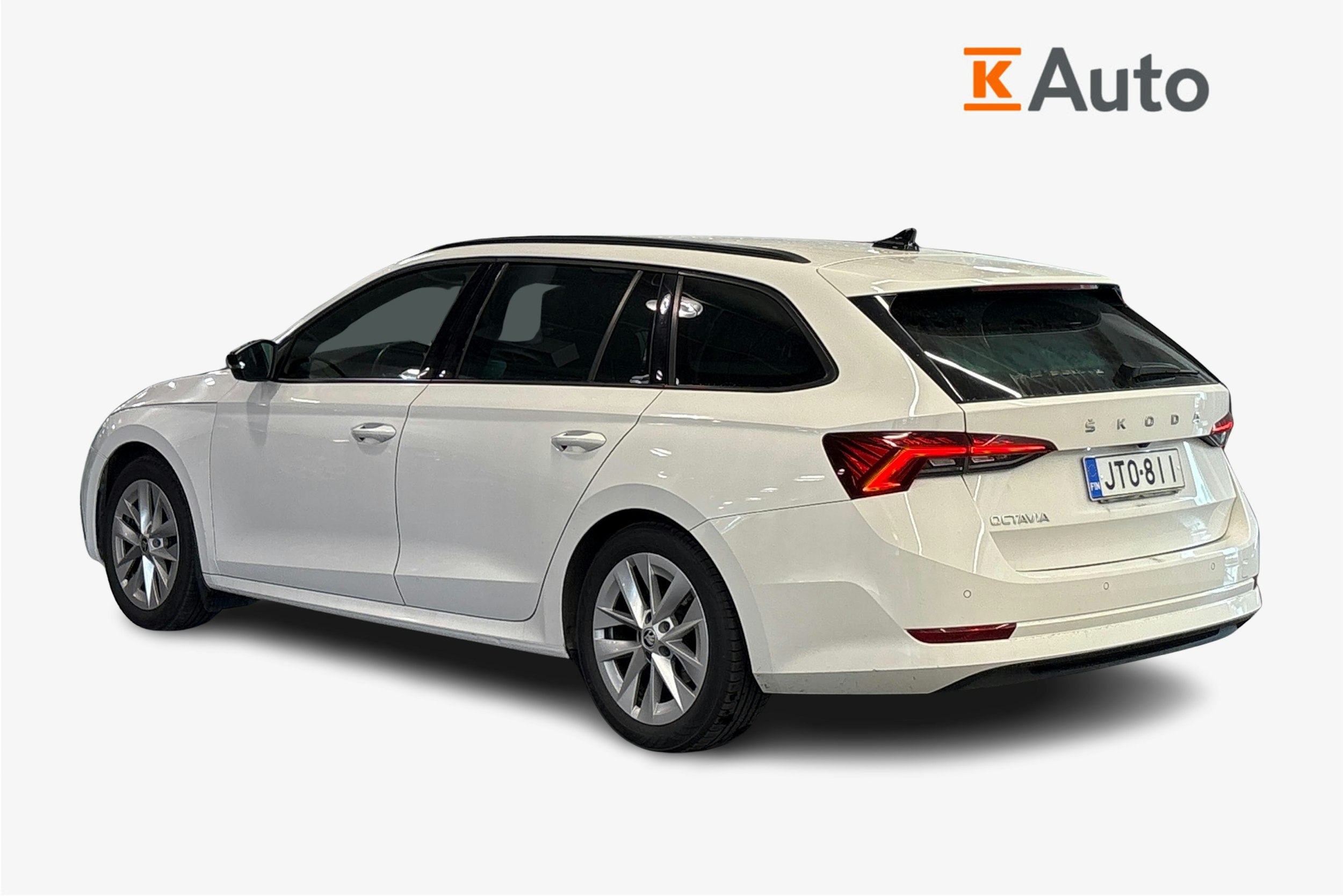 valkoinen Skoda Octavia 2022 kuva 2.