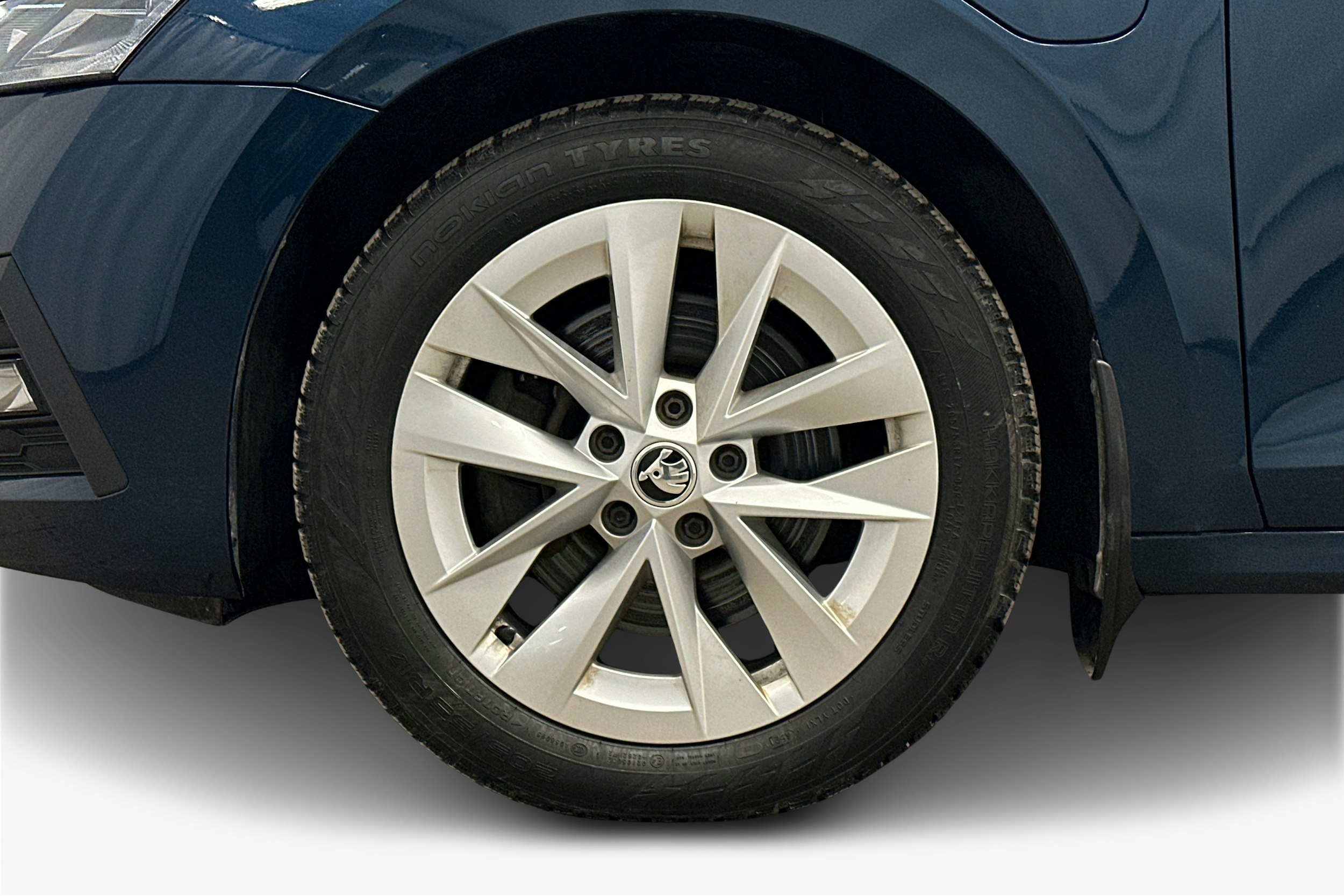 sininen Skoda Octavia 2022 kuva 11.