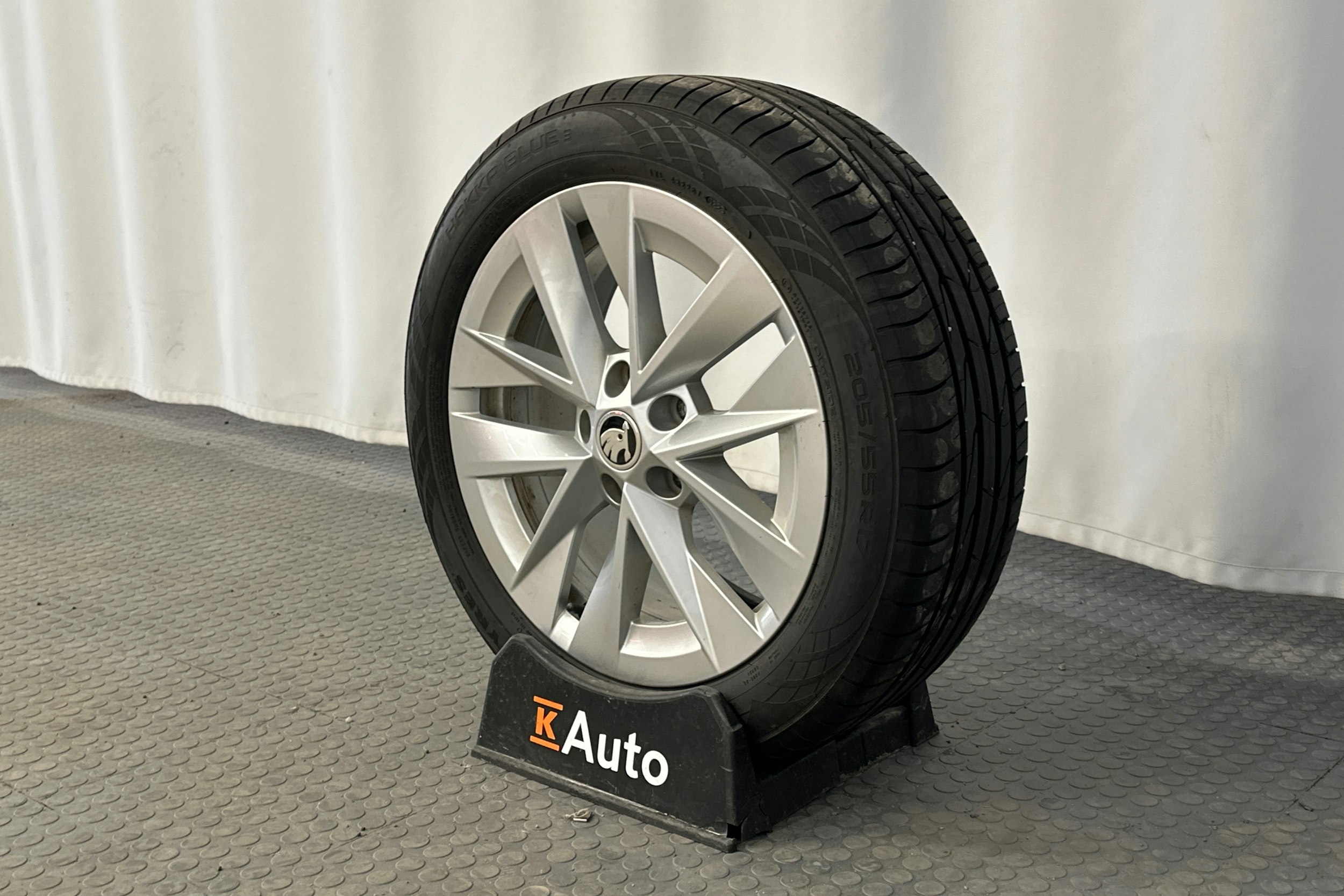 sininen Skoda Octavia 2022 kuva 13.