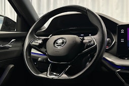 sininen Skoda Octavia 2022 kuva 20.