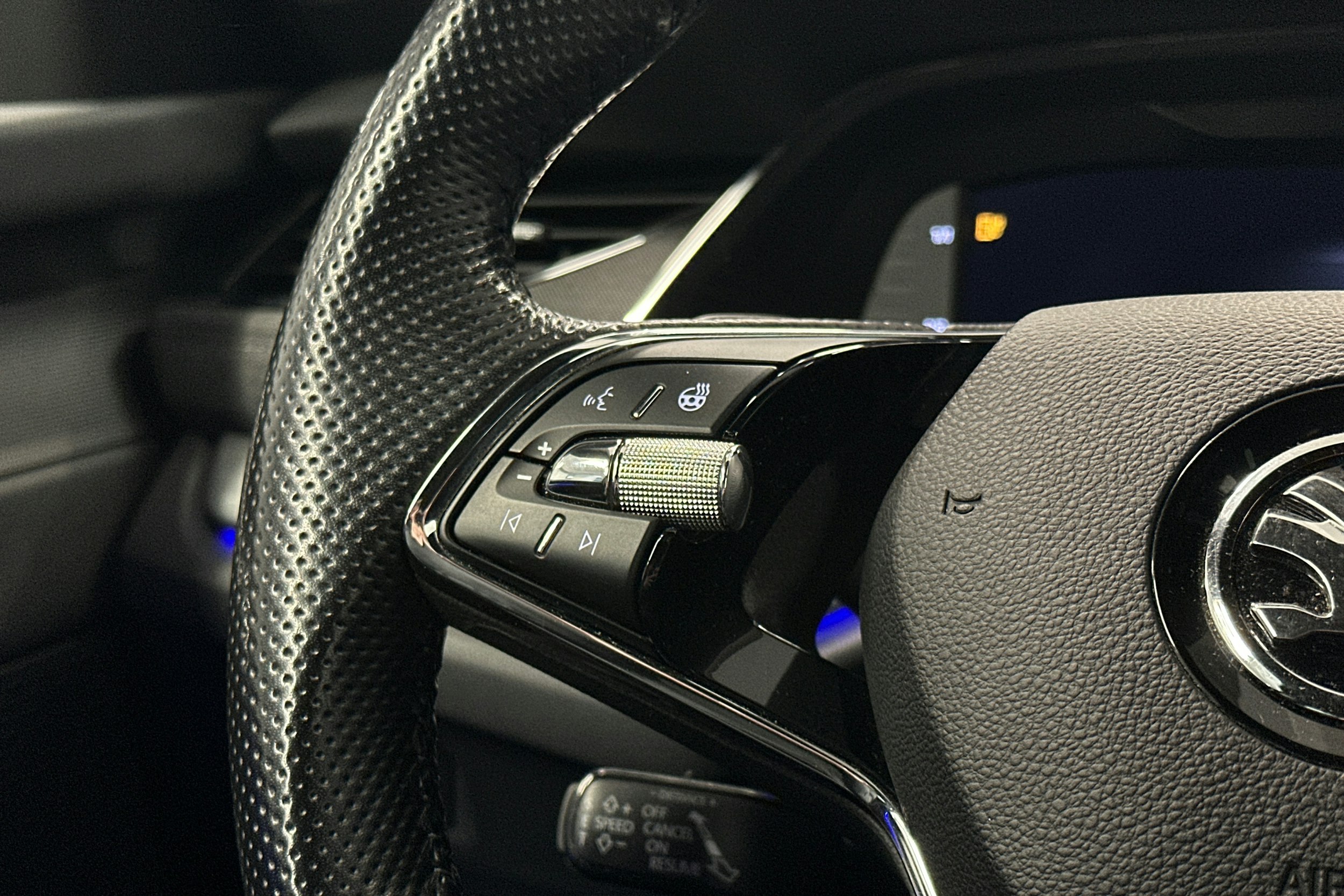 sininen Skoda Octavia 2022 kuva 21.