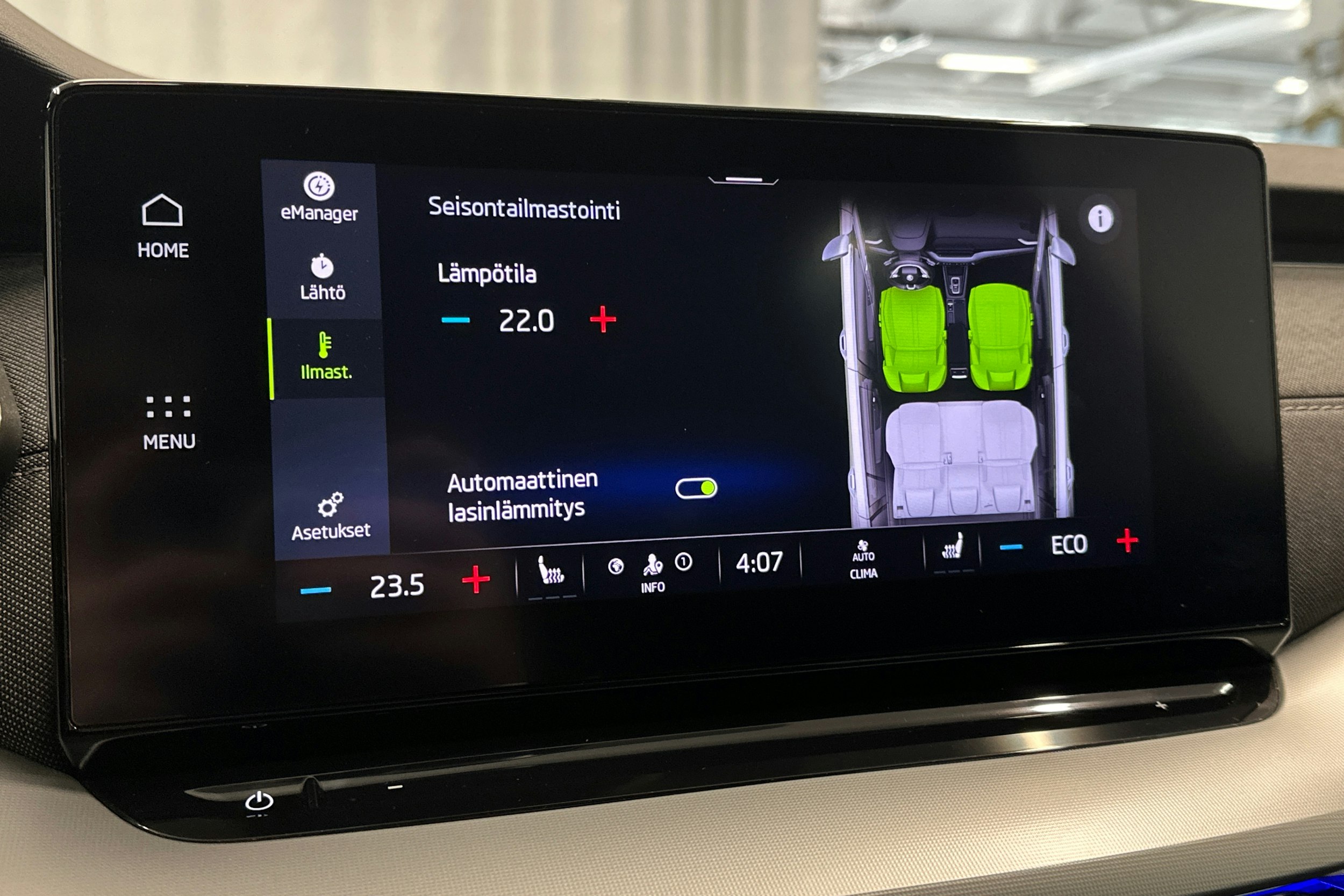 sininen Skoda Octavia 2022 kuva 27.