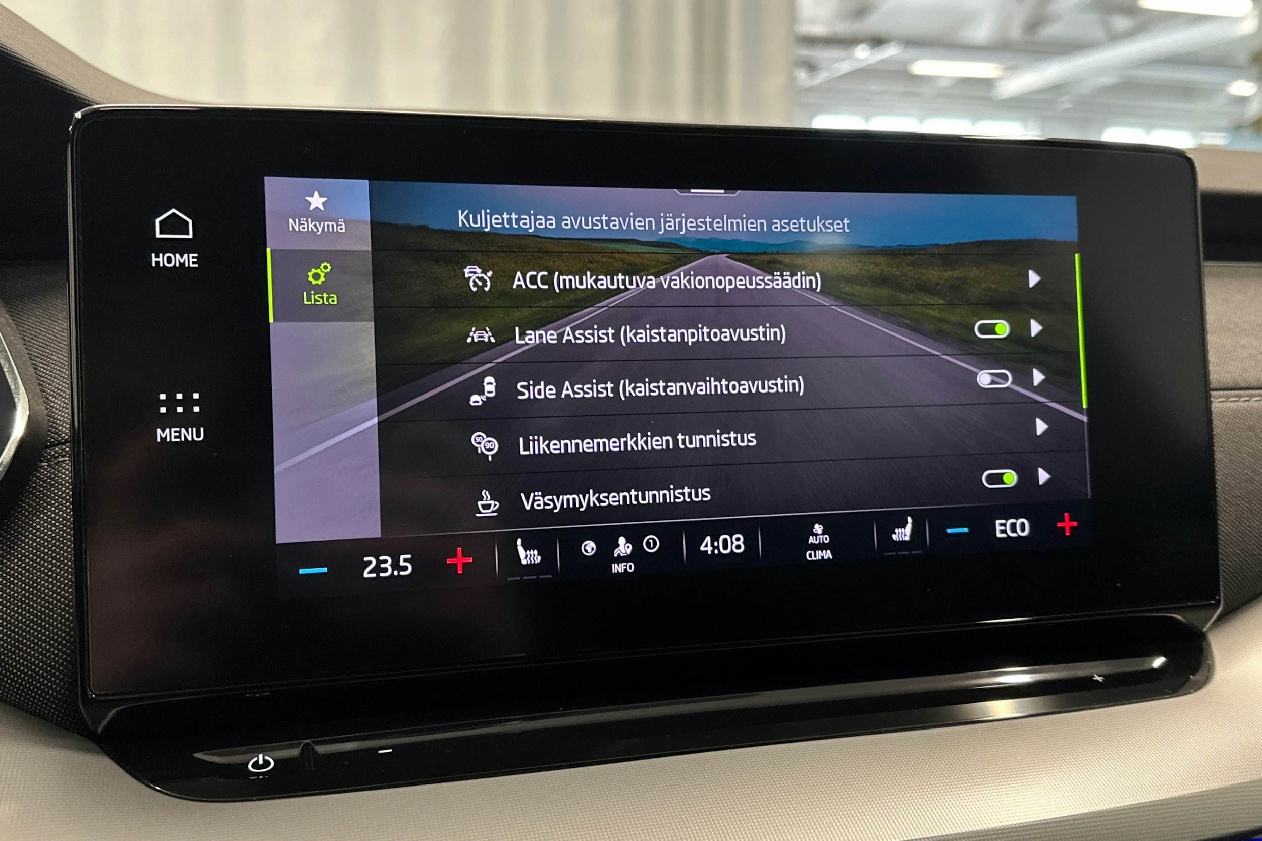 sininen Skoda Octavia 2022 kuva 29.