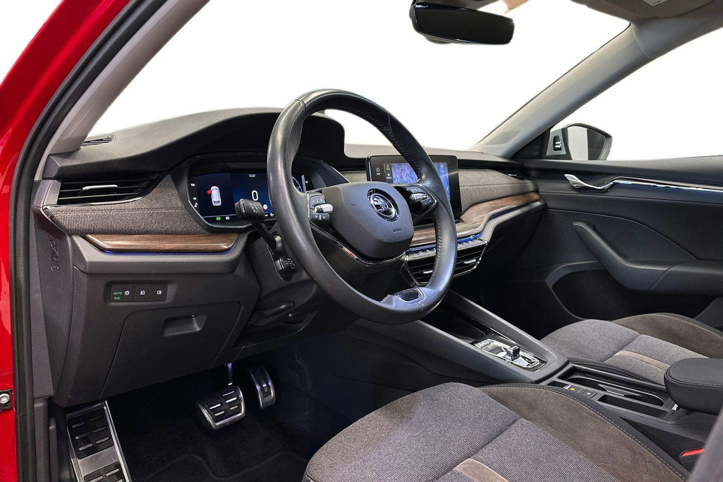 punainen Skoda Octavia 2022 kuva 7.