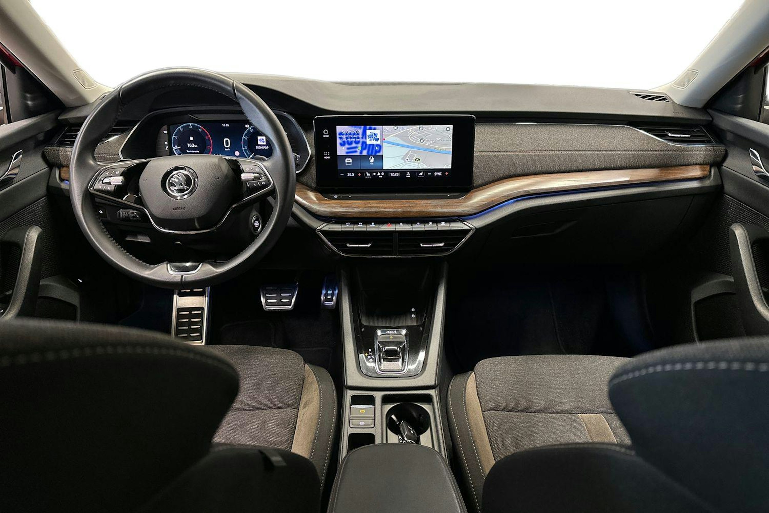 punainen Skoda Octavia 2022 kuva 9.