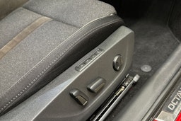 punainen Skoda Octavia 2022 kuva 15.