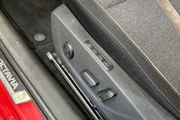 punainen Skoda Octavia 2022 kuva 17.