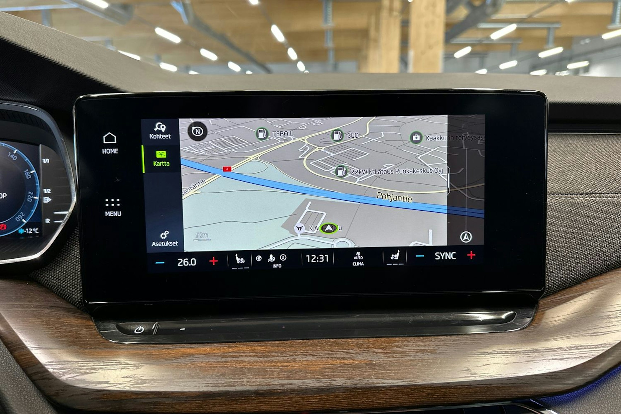 punainen Skoda Octavia 2022 kuva 20.