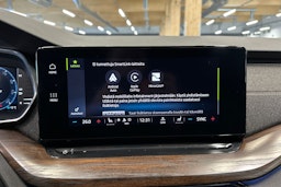 punainen Skoda Octavia 2022 kuva 21.