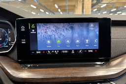 punainen Skoda Octavia 2022 kuva 22.