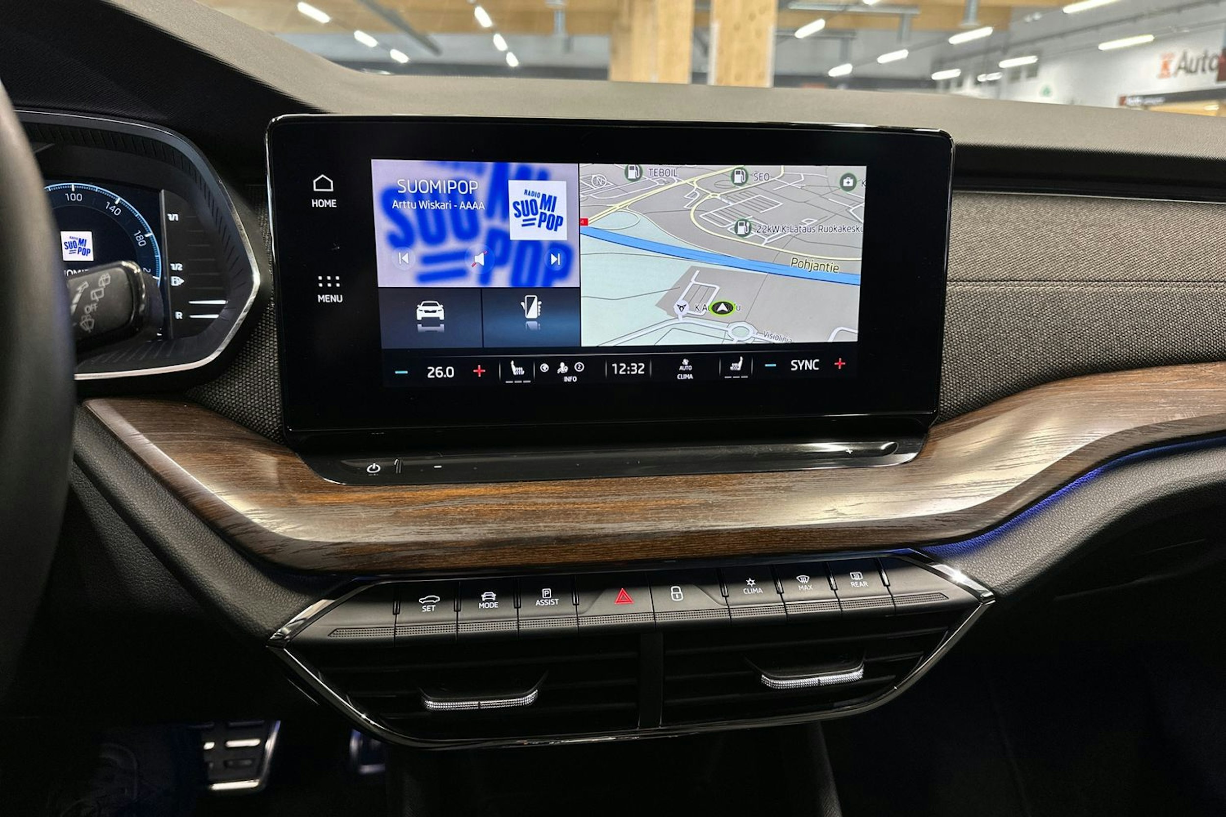 punainen Skoda Octavia 2022 kuva 24.