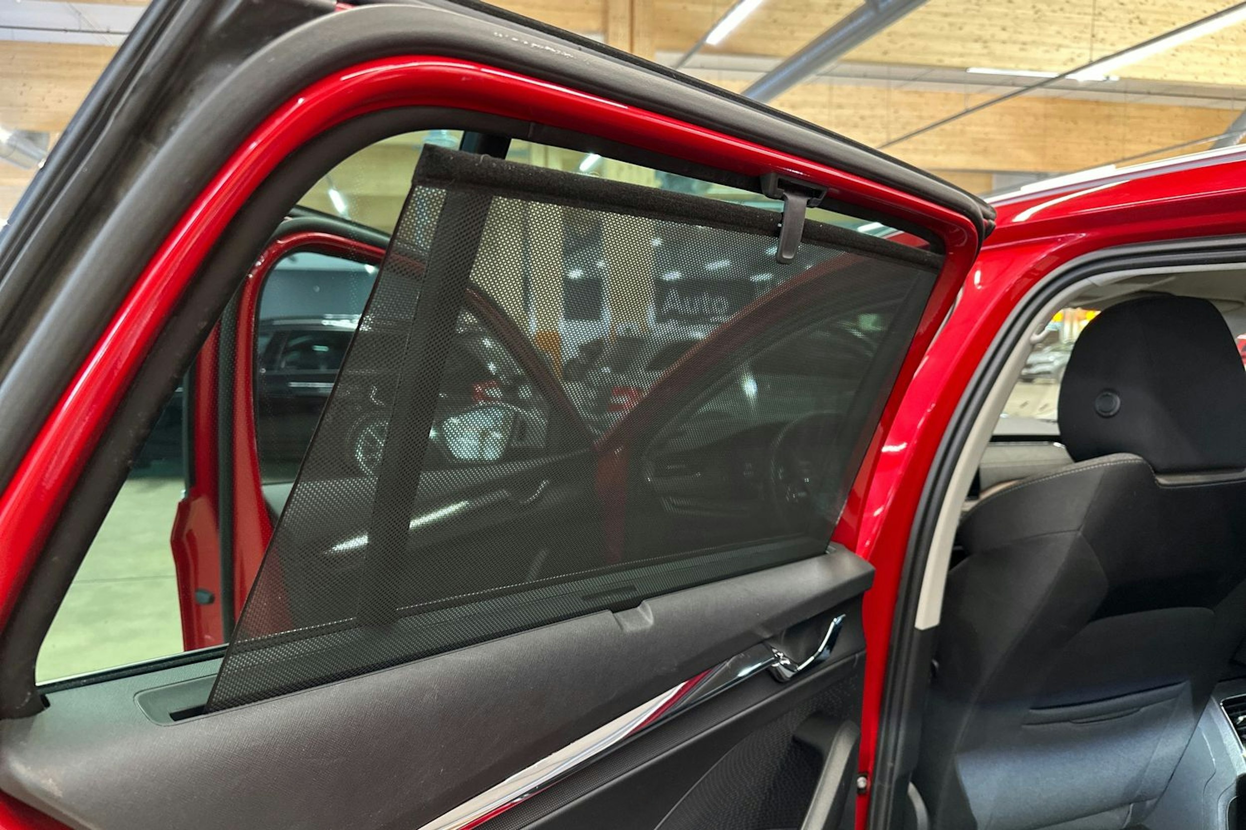 punainen Skoda Octavia 2022 kuva 35.