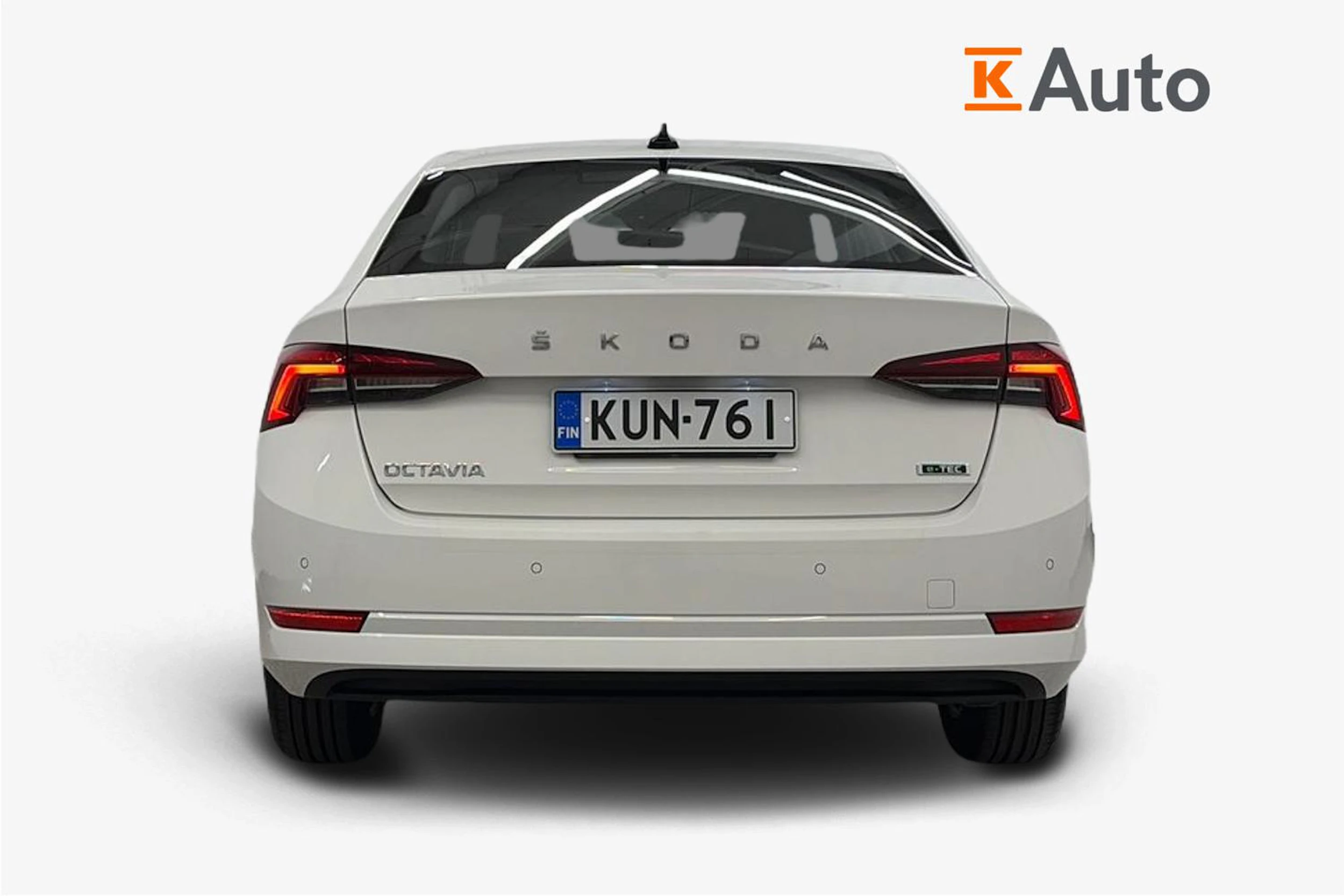 Valkoinen Skoda OCTAVIA 2022 kuva 3.