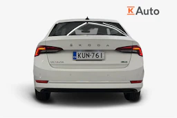 Valkoinen Skoda OCTAVIA 2022 kuva 3.