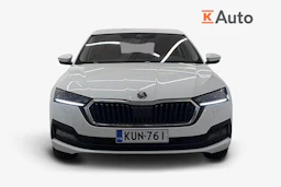 Valkoinen Skoda OCTAVIA 2022 kuva 4.