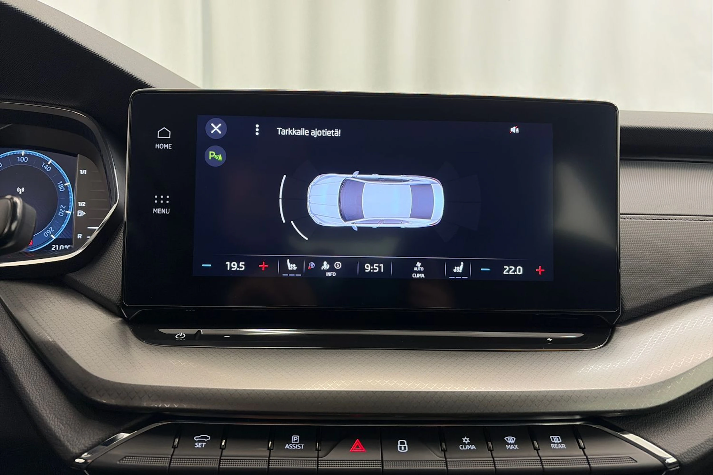 Valkoinen Skoda OCTAVIA 2022 kuva 16.