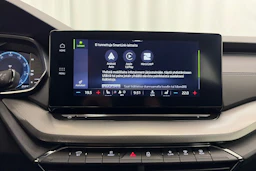 Valkoinen Skoda OCTAVIA 2022 kuva 17.