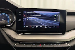 Valkoinen Skoda OCTAVIA 2022 kuva 18.