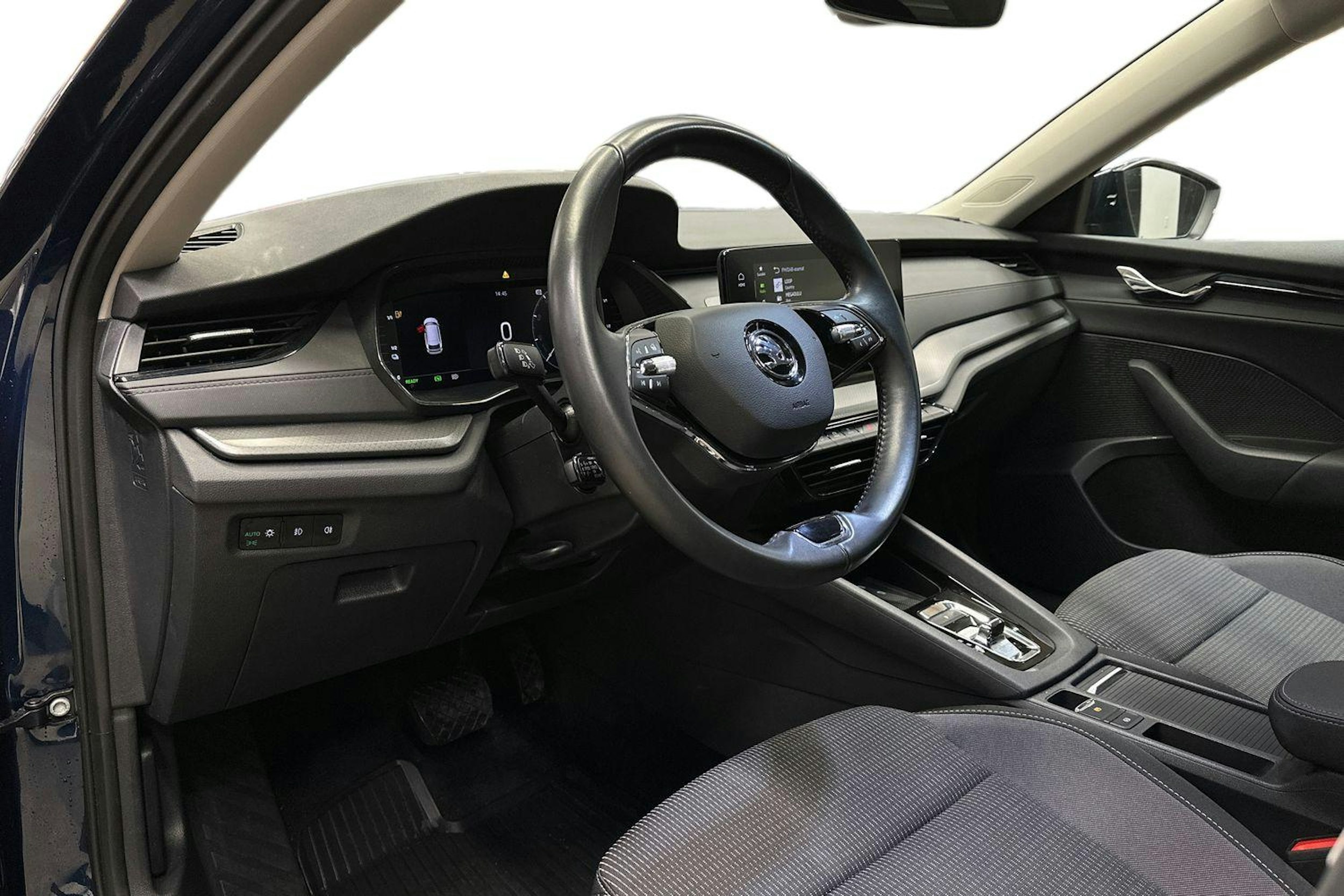 sininen Skoda Octavia 2022 kuva 6.