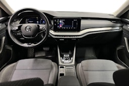 sininen Skoda Octavia 2022 kuva 7.