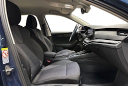 sininen Skoda Octavia 2022 kuva 9.