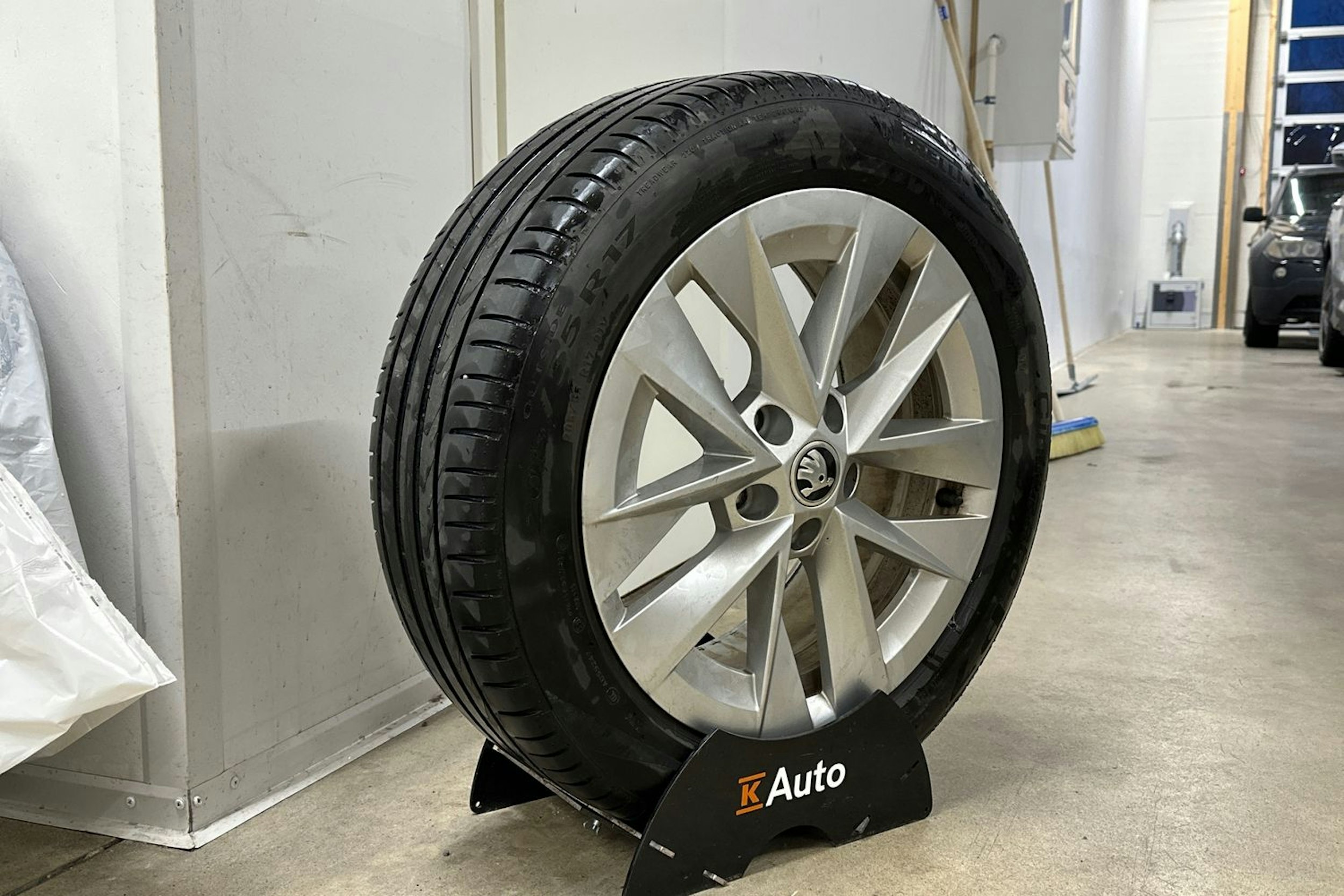 sininen Skoda Octavia 2022 kuva 10.