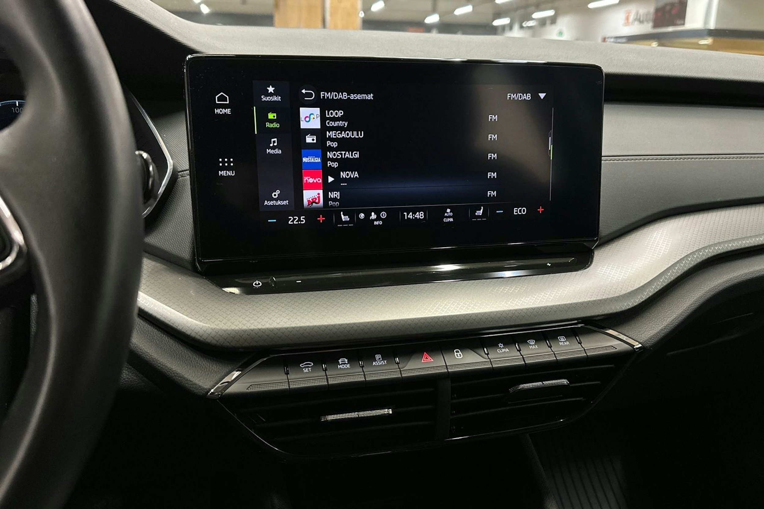 sininen Skoda Octavia 2022 kuva 14.