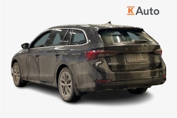 Musta Skoda OCTAVIA 2022 kuva 2.