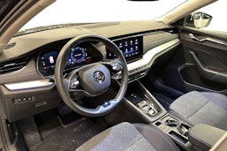 Musta Skoda OCTAVIA 2022 kuva 7.