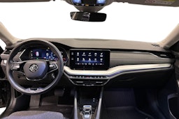 Musta Skoda OCTAVIA 2022 kuva 9.