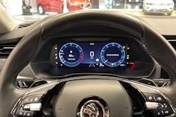 Musta Skoda OCTAVIA 2022 kuva 15.