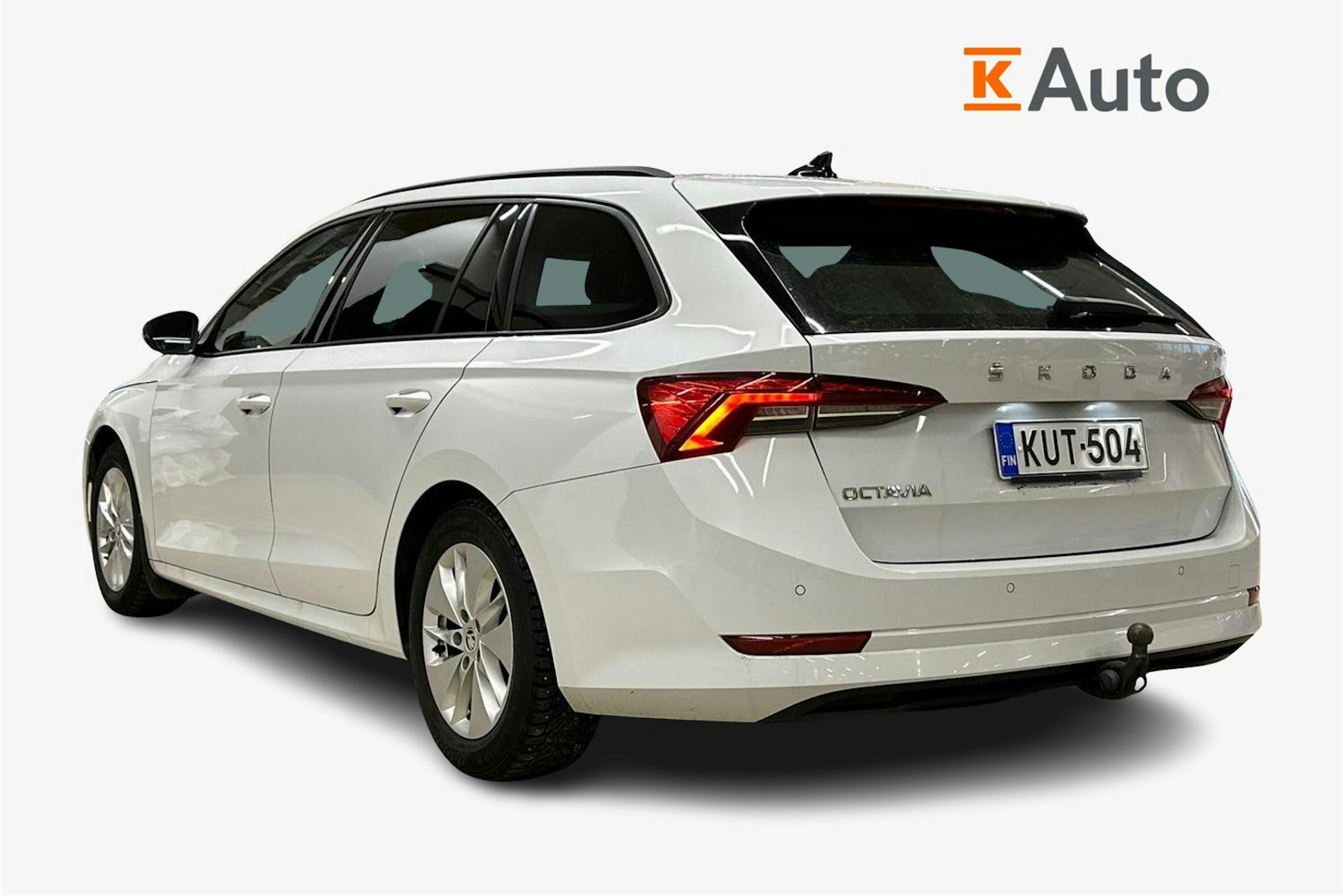 valkoinen Skoda Octavia 2022 kuva 2.