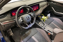 sininen Skoda Octavia 2022 kuva 3.