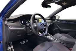 sininen Skoda Octavia 2023 kuva 6.