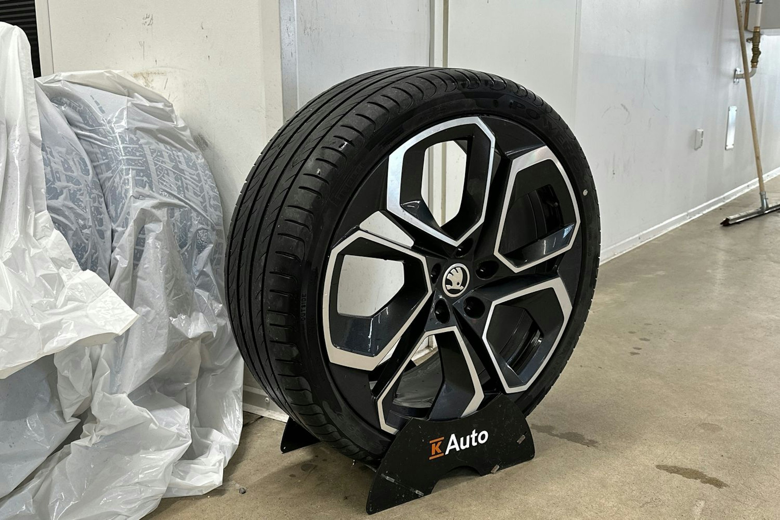 sininen Skoda Octavia 2023 kuva 10.