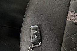 sininen Skoda Octavia 2023 kuva 19.