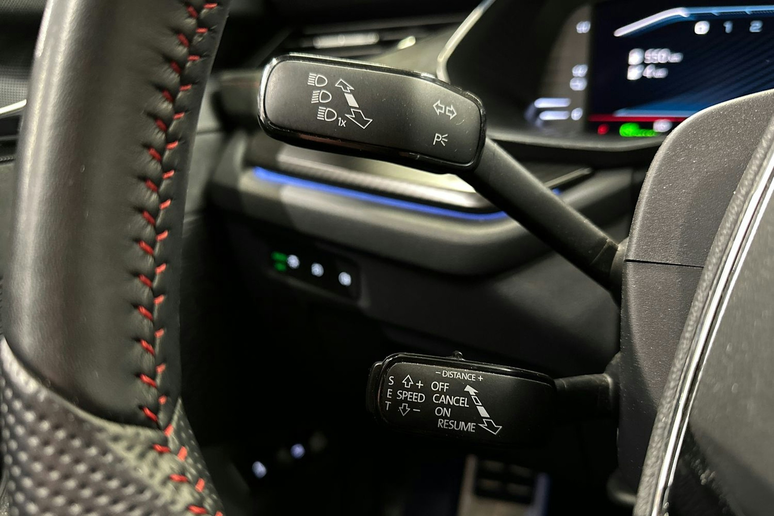 sininen Skoda Octavia 2023 kuva 21.