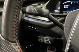 sininen Skoda Octavia 2023 kuva 21.